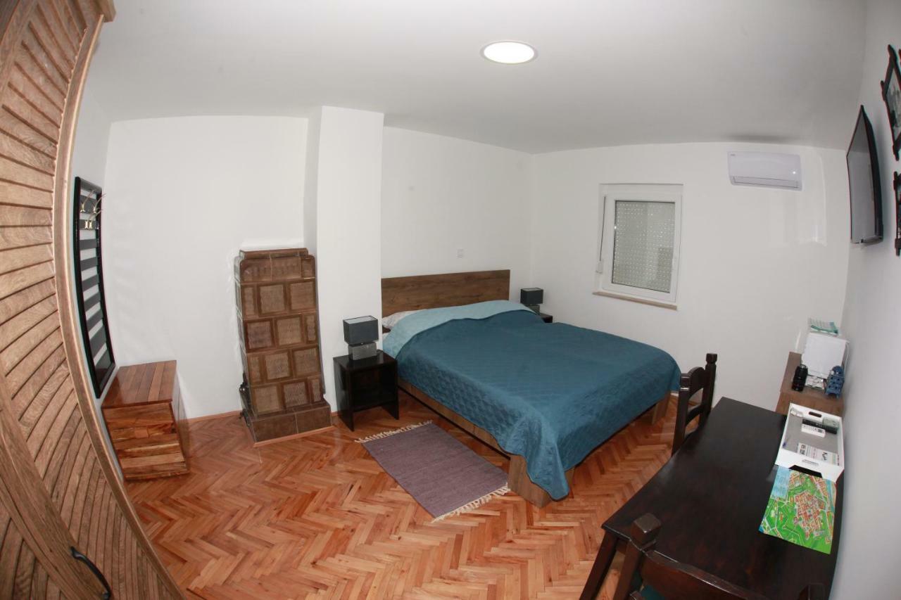Apartman Kupa คาร์โลวัตส์ ภายนอก รูปภาพ