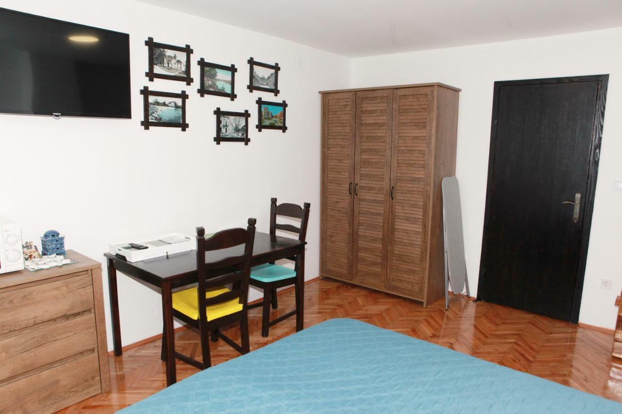 Apartman Kupa คาร์โลวัตส์ ภายนอก รูปภาพ