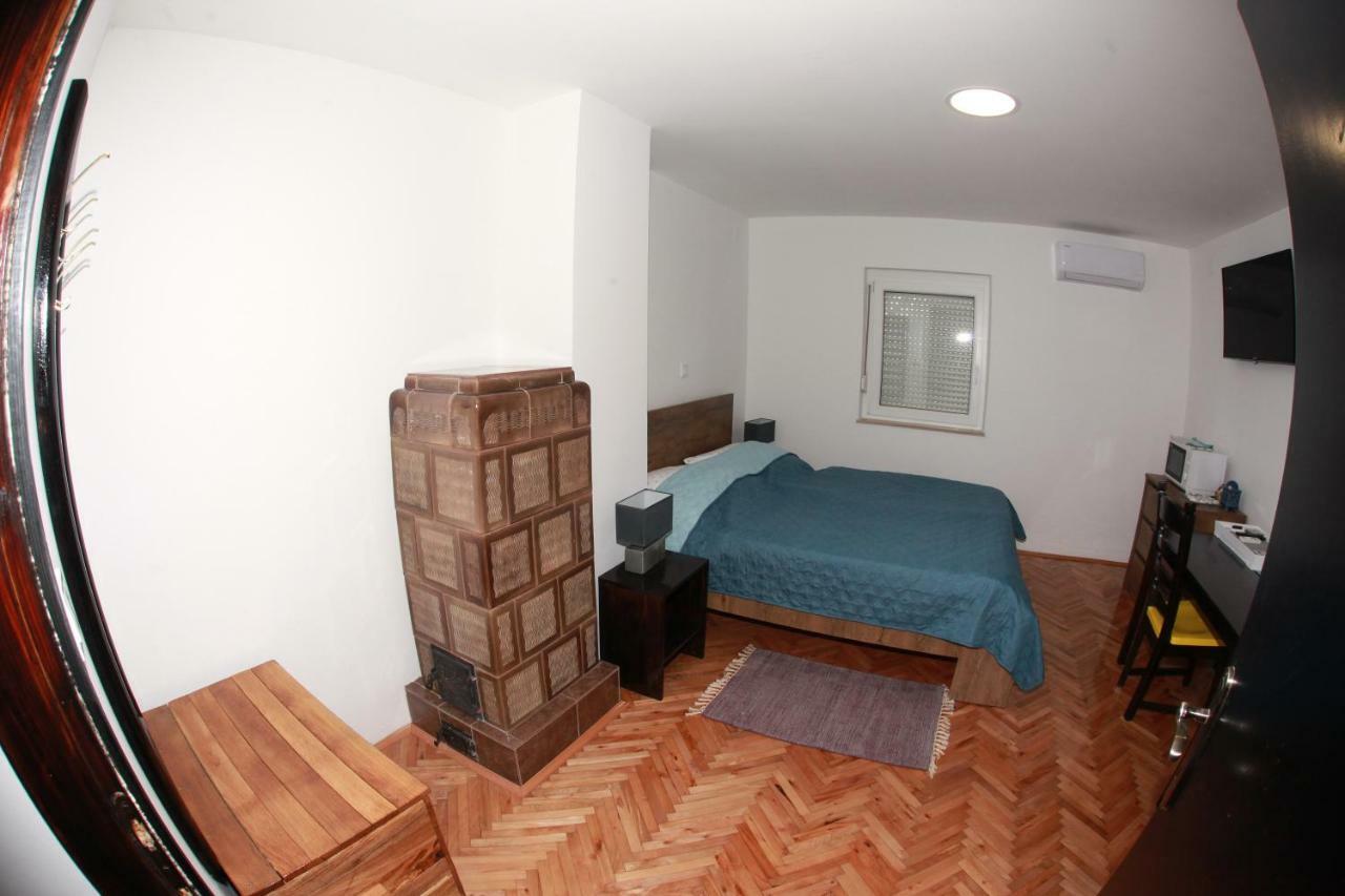 Apartman Kupa คาร์โลวัตส์ ภายนอก รูปภาพ