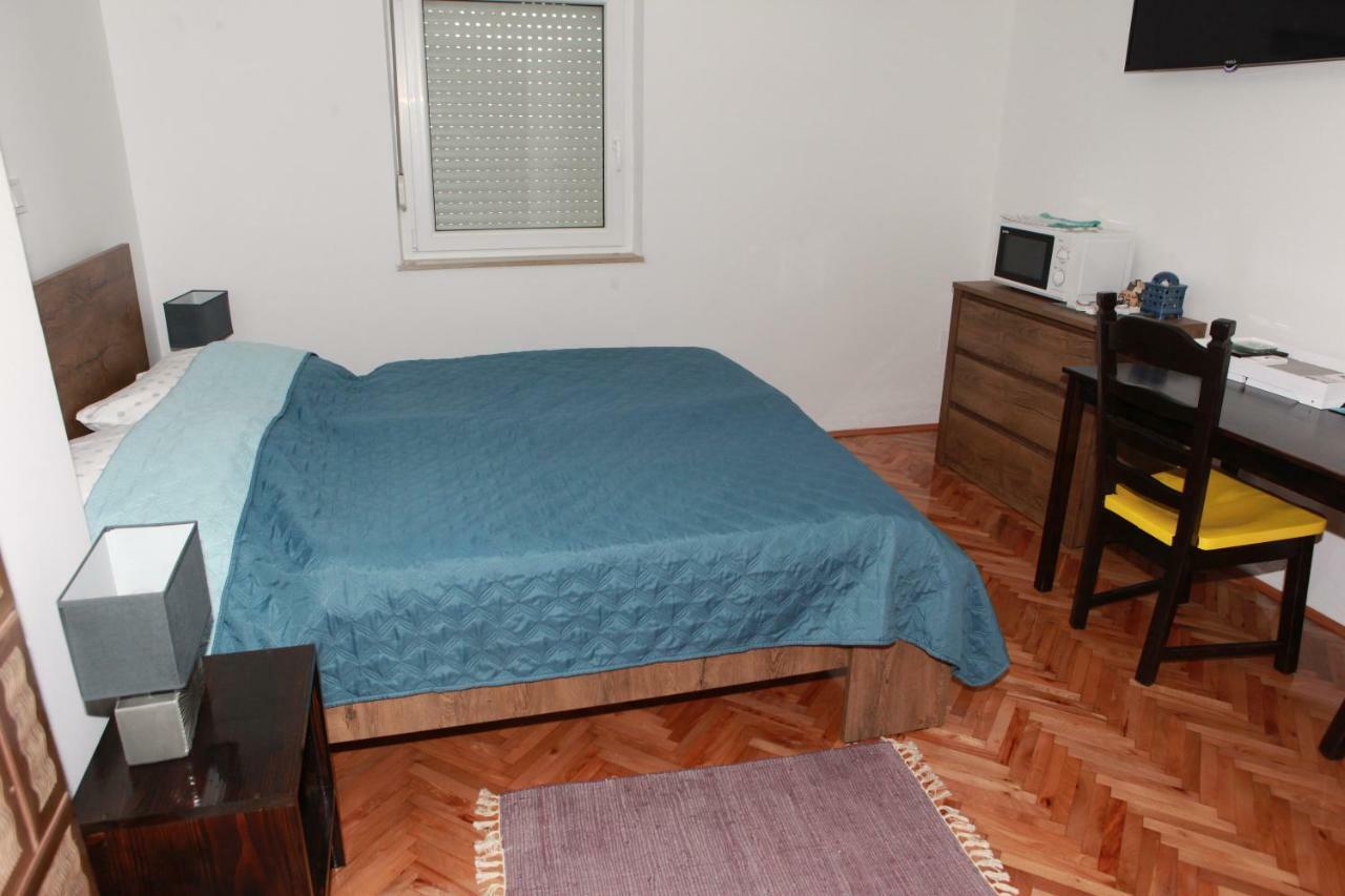 Apartman Kupa คาร์โลวัตส์ ภายนอก รูปภาพ