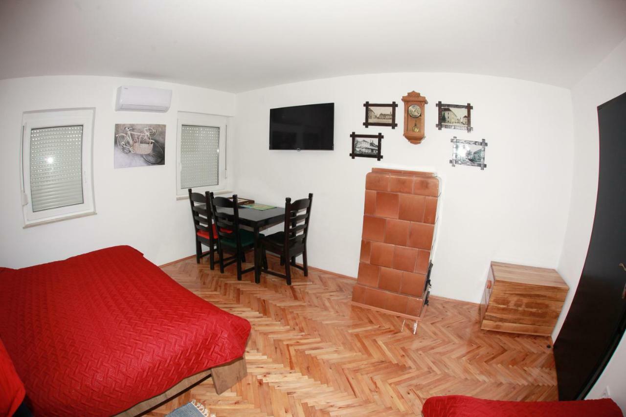 Apartman Kupa คาร์โลวัตส์ ภายนอก รูปภาพ