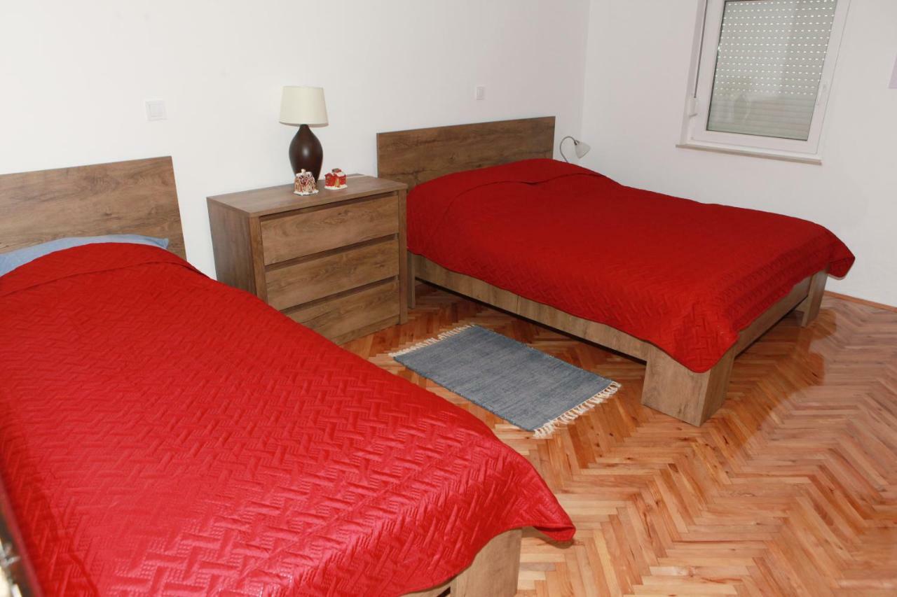 Apartman Kupa คาร์โลวัตส์ ภายนอก รูปภาพ