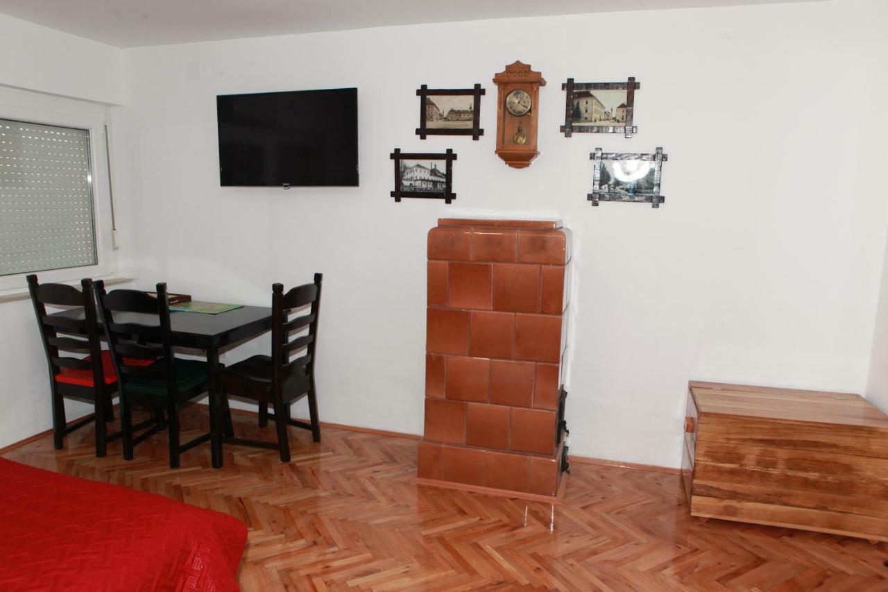 Apartman Kupa คาร์โลวัตส์ ภายนอก รูปภาพ